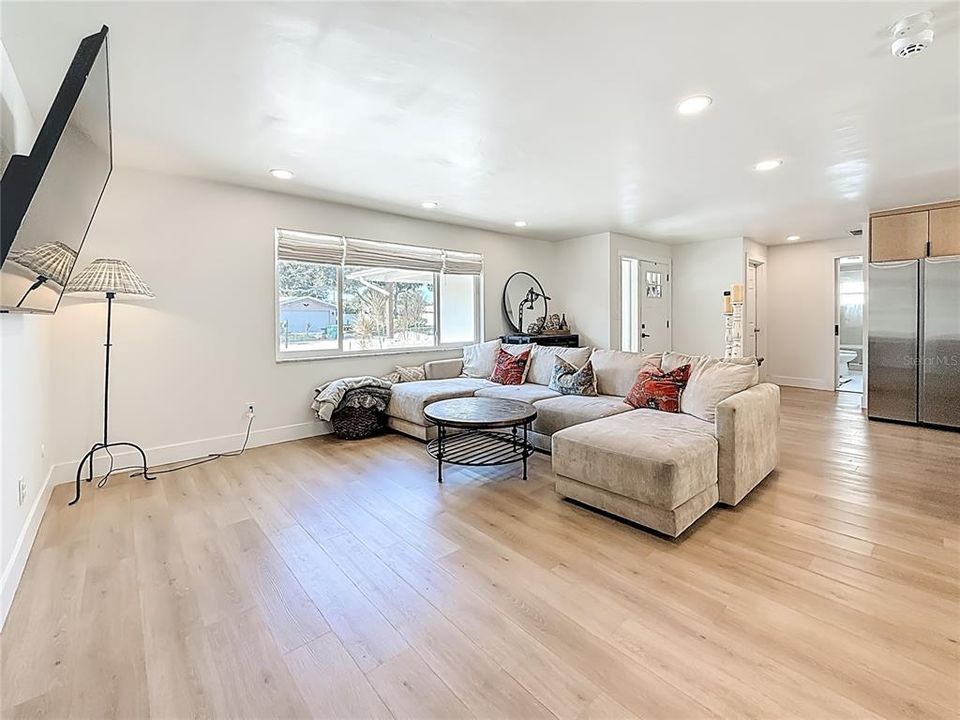 For Sale: $650,000 (4 beds, 2 baths, 1817 Square Feet)