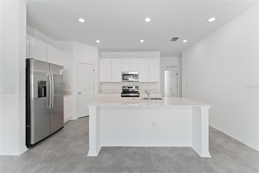 En Renta: $2,200 (4 camas, 2 baños, 1817 Pies cuadrados)