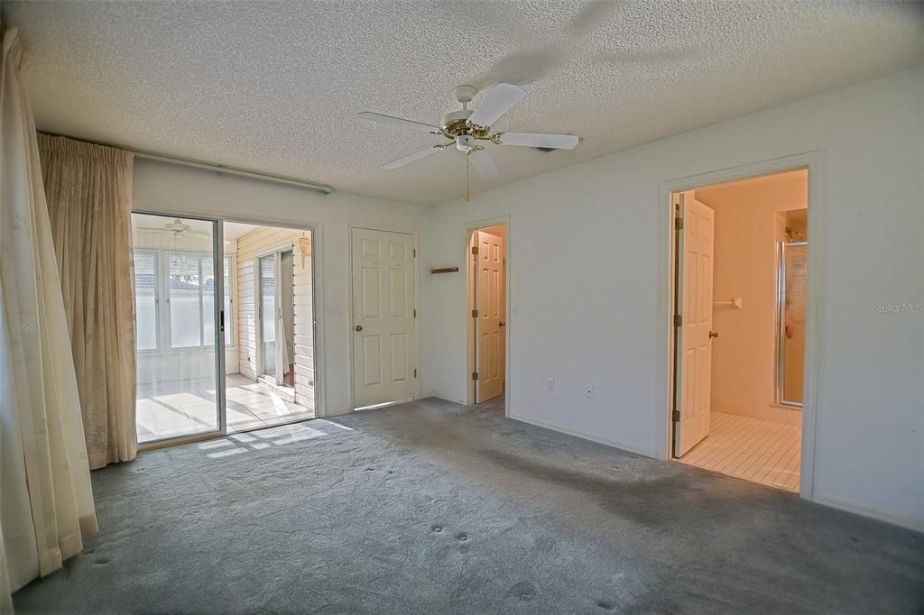 For Sale: $209,000 (2 beds, 2 baths, 1240 Square Feet)