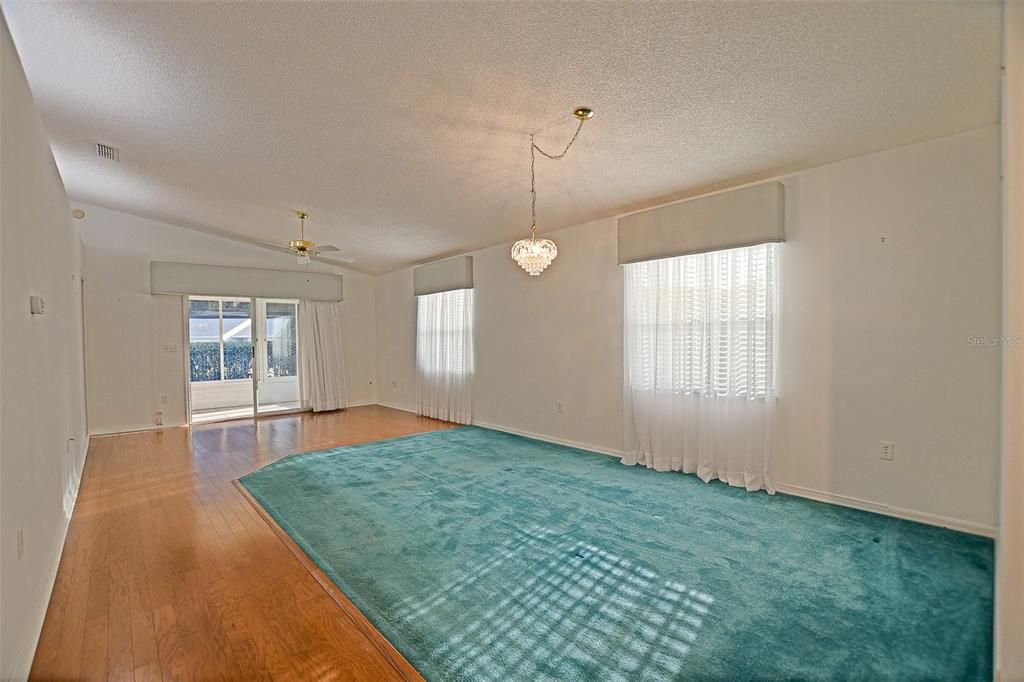 For Sale: $209,000 (2 beds, 2 baths, 1240 Square Feet)