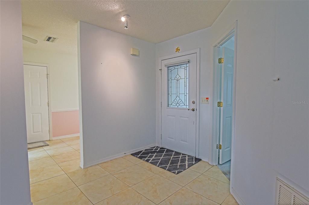 For Sale: $209,000 (2 beds, 2 baths, 1240 Square Feet)