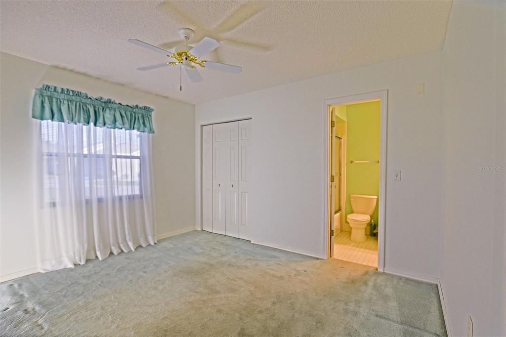 For Sale: $209,000 (2 beds, 2 baths, 1240 Square Feet)