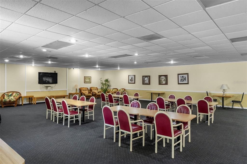 For Sale: $219,000 (2 beds, 2 baths, 1025 Square Feet)