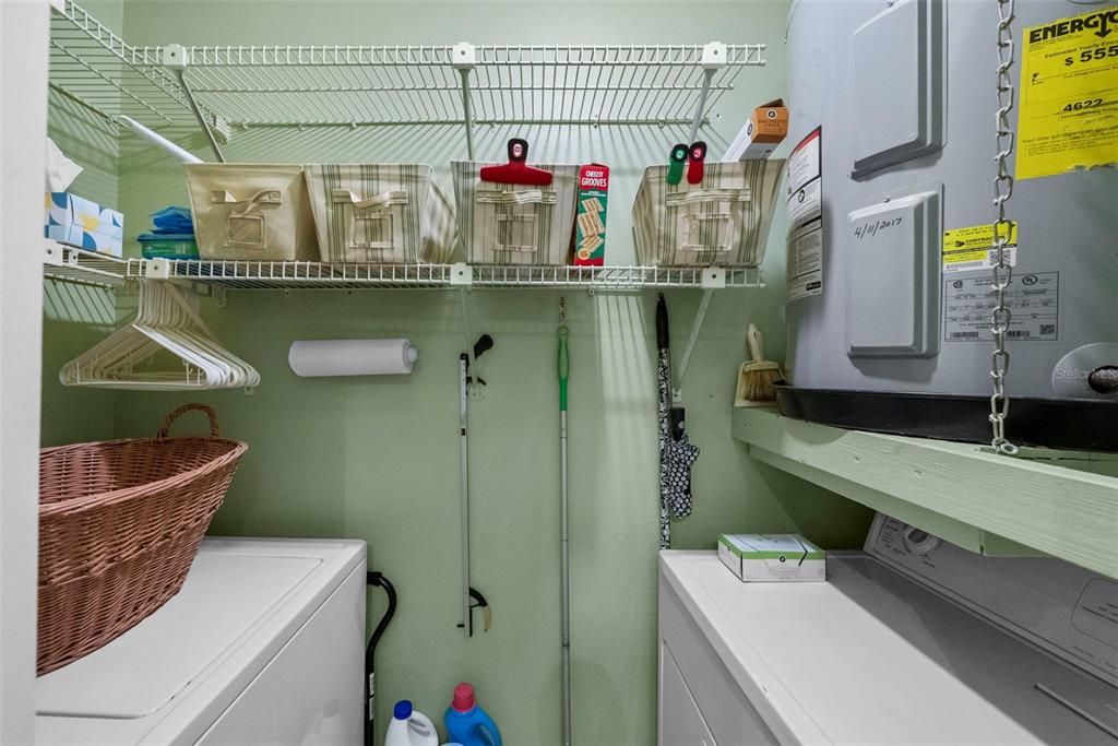 For Sale: $219,000 (2 beds, 2 baths, 1025 Square Feet)