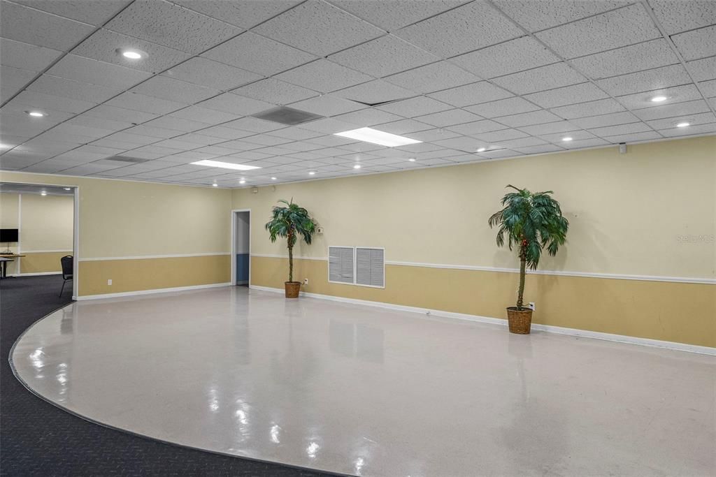 For Sale: $219,000 (2 beds, 2 baths, 1025 Square Feet)