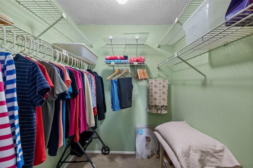 For Sale: $219,000 (2 beds, 2 baths, 1025 Square Feet)