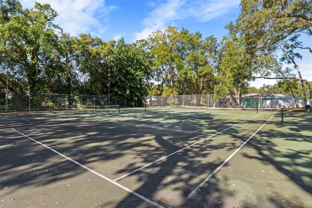 For Sale: $219,000 (2 beds, 2 baths, 1025 Square Feet)