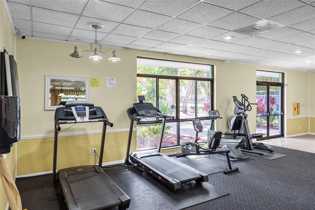 For Sale: $219,000 (2 beds, 2 baths, 1025 Square Feet)