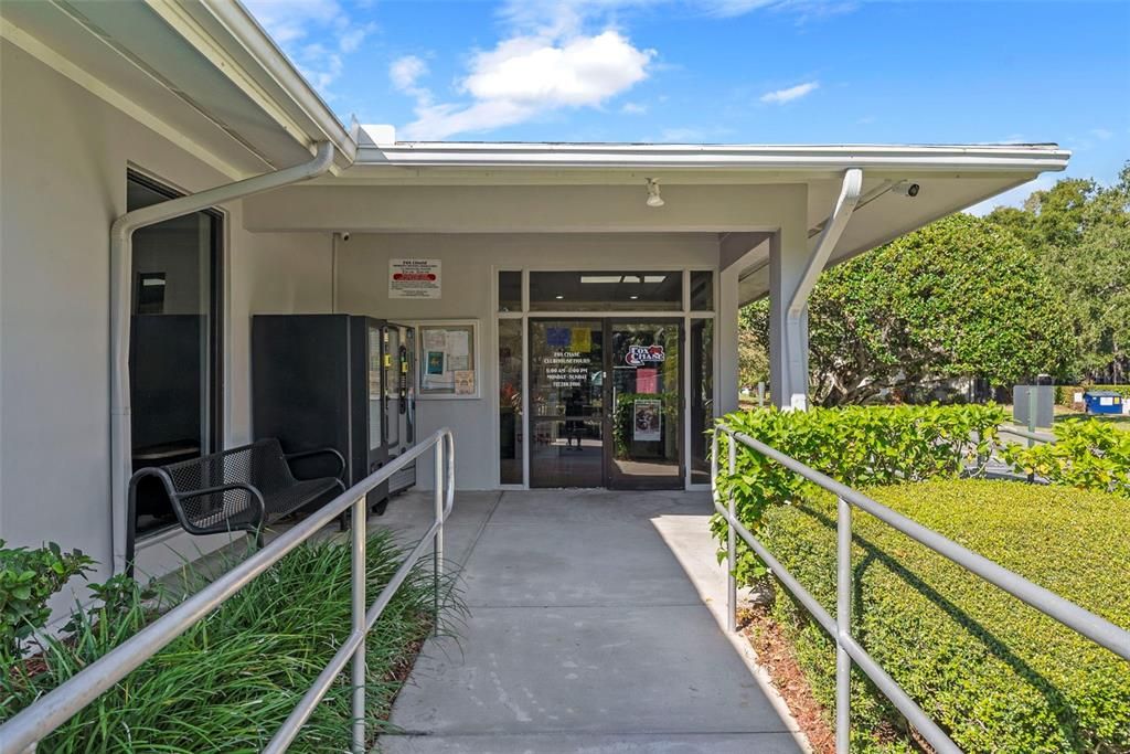 For Sale: $219,000 (2 beds, 2 baths, 1025 Square Feet)