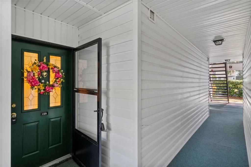 For Sale: $219,000 (2 beds, 2 baths, 1025 Square Feet)