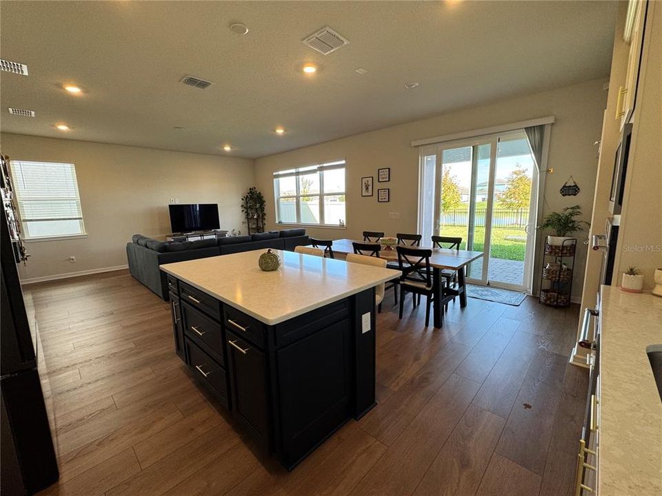 For Rent: $3,000 (4 beds, 3 baths, 2178 Square Feet)