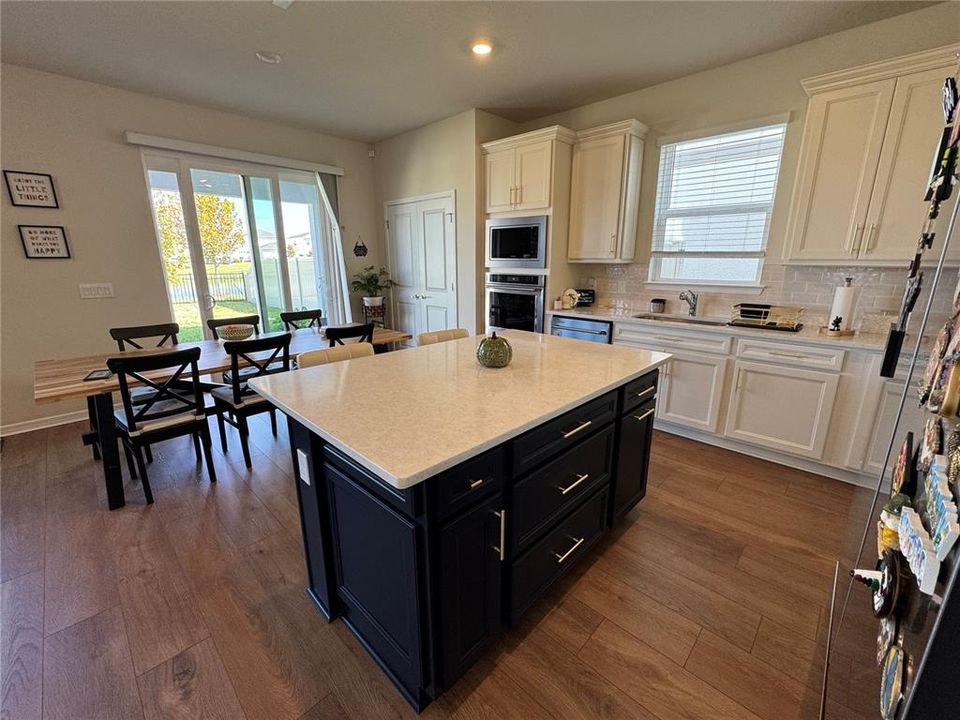 For Rent: $3,000 (4 beds, 3 baths, 2178 Square Feet)