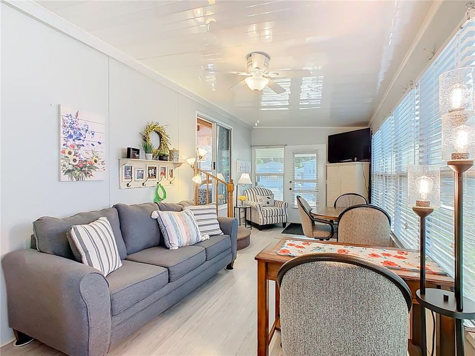 На продажу: $105,000 (1 спален, 1 ванн, 673 Квадратных фут)