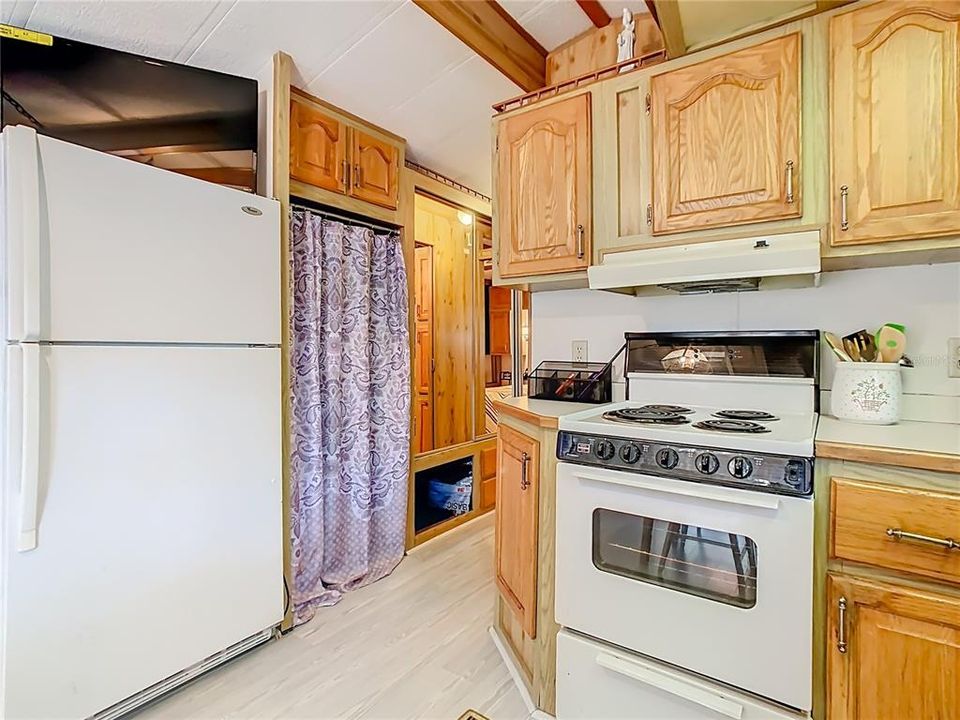 На продажу: $105,000 (1 спален, 1 ванн, 673 Квадратных фут)