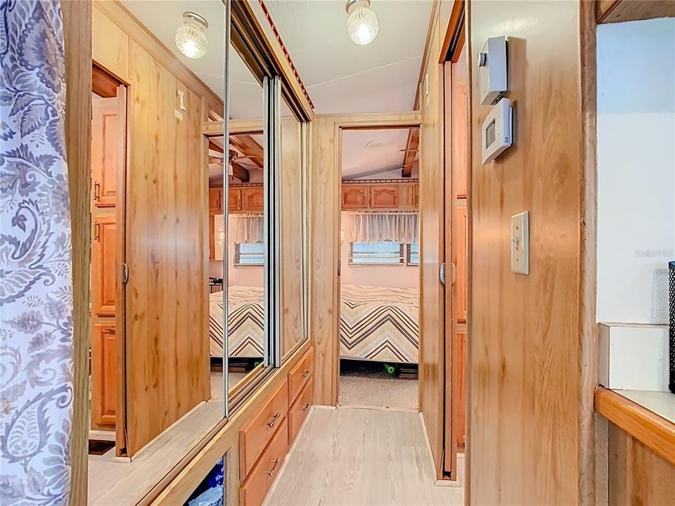 На продажу: $105,000 (1 спален, 1 ванн, 673 Квадратных фут)