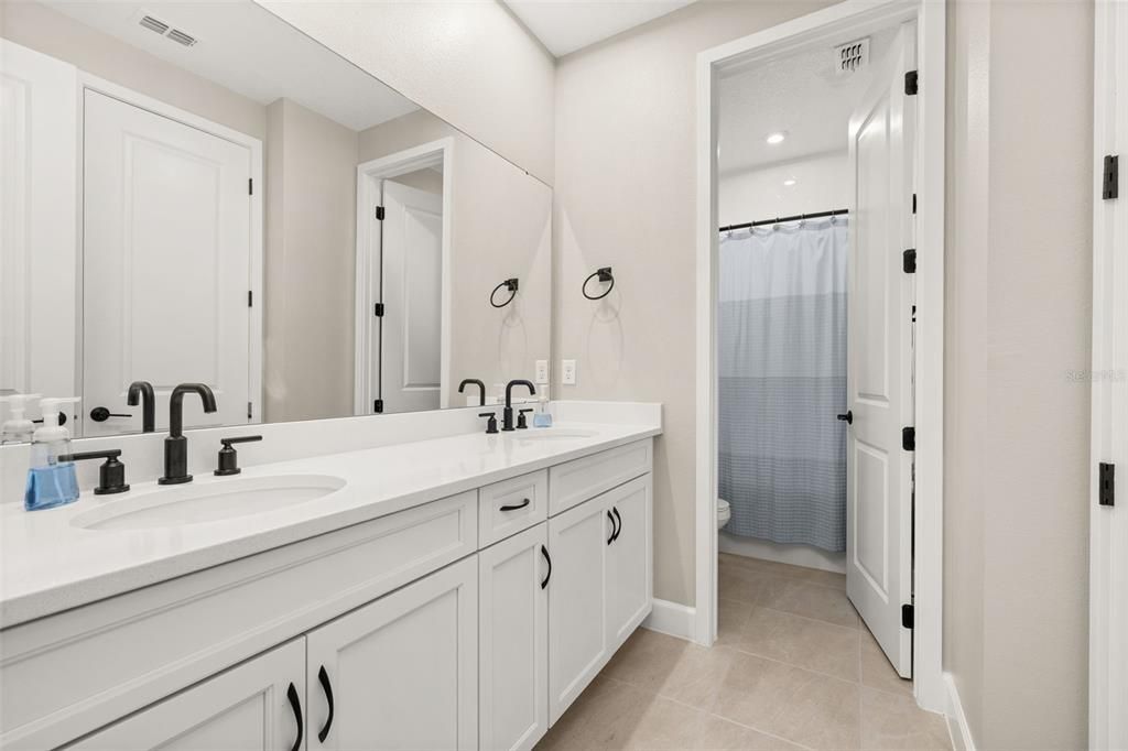 En Venta: $1,895,000 (7 camas, 5 baños, 5236 Pies cuadrados)