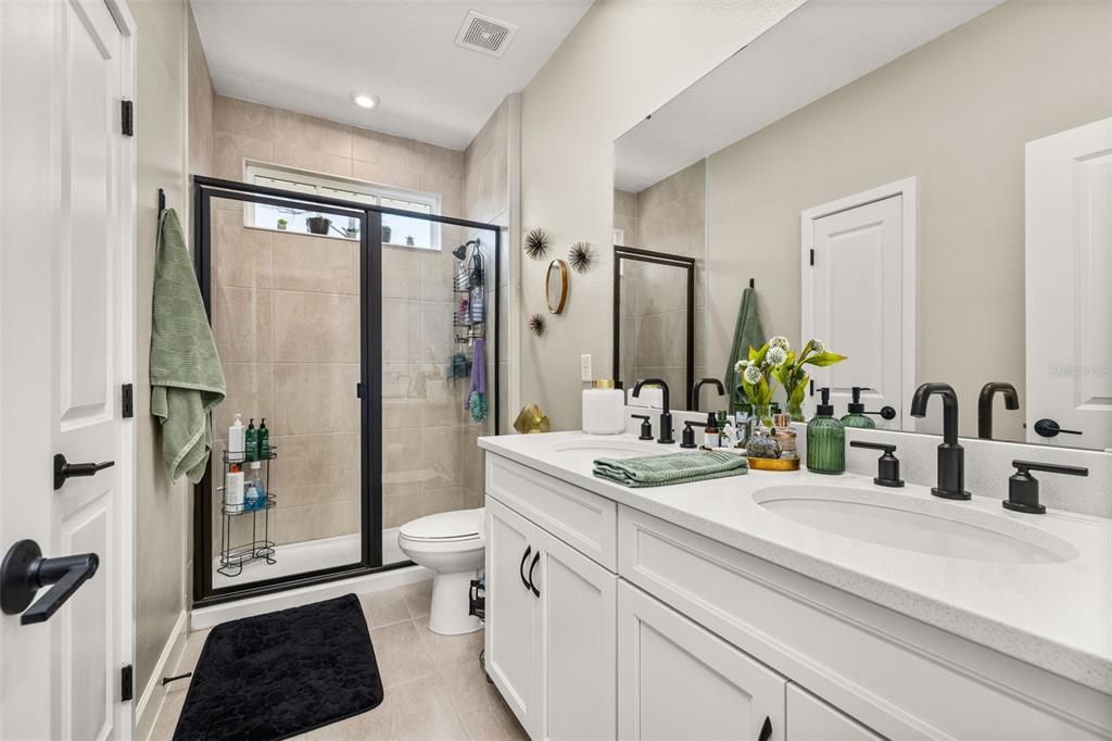 En Venta: $1,895,000 (7 camas, 5 baños, 5236 Pies cuadrados)