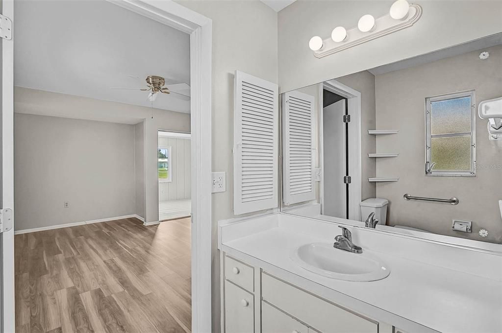 En Venta: $229,900 (2 camas, 2 baños, 1364 Pies cuadrados)