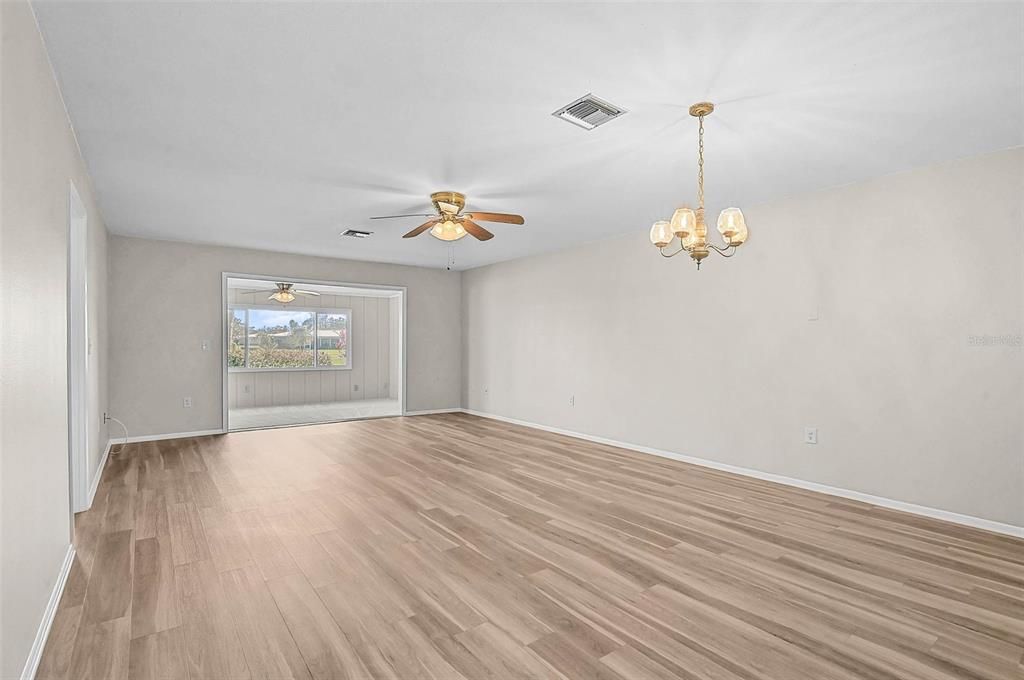 En Venta: $229,900 (2 camas, 2 baños, 1364 Pies cuadrados)