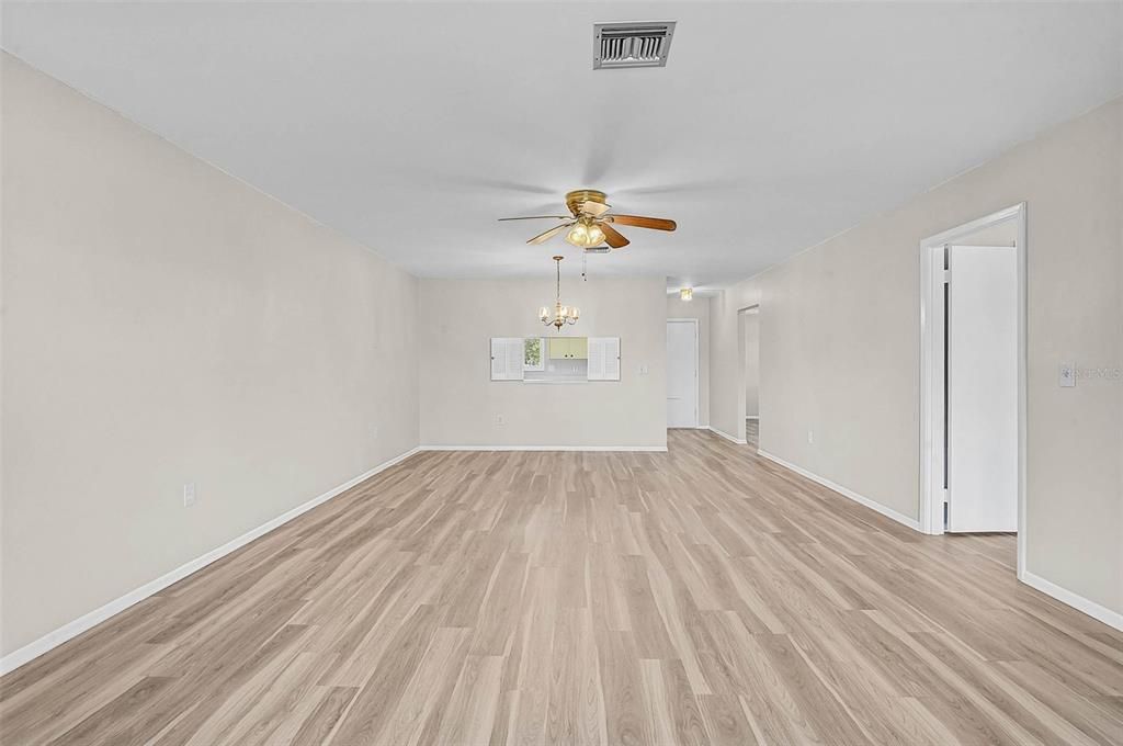 En Venta: $229,900 (2 camas, 2 baños, 1364 Pies cuadrados)