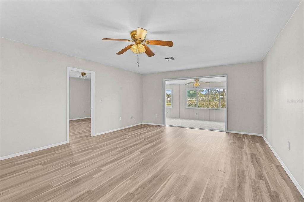 En Venta: $229,900 (2 camas, 2 baños, 1364 Pies cuadrados)