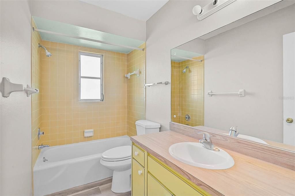 En Venta: $229,900 (2 camas, 2 baños, 1364 Pies cuadrados)