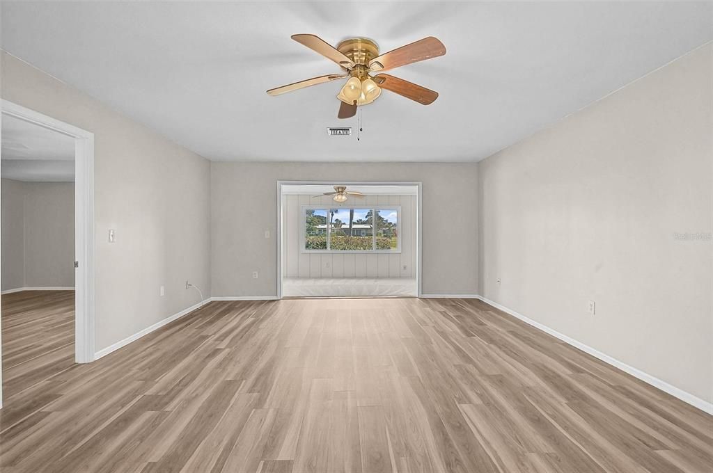 En Venta: $229,900 (2 camas, 2 baños, 1364 Pies cuadrados)