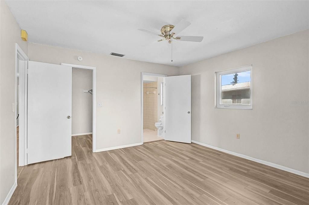 En Venta: $229,900 (2 camas, 2 baños, 1364 Pies cuadrados)