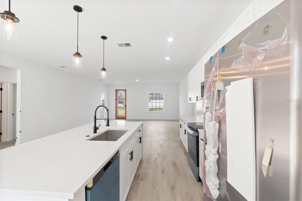 En Renta: $2,000 (4 camas, 2 baños, 1774 Pies cuadrados)