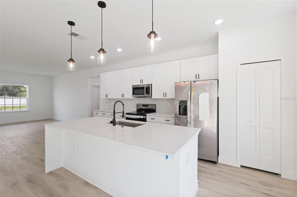 En Renta: $2,000 (4 camas, 2 baños, 1774 Pies cuadrados)