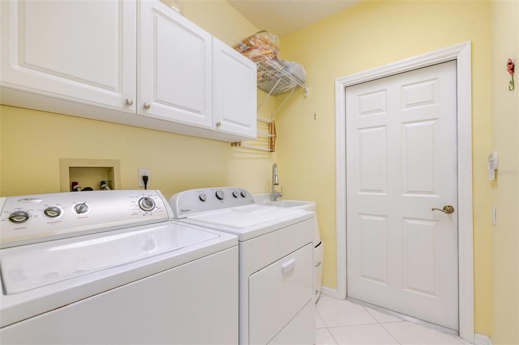 For Sale: $669,900 (3 beds, 2 baths, 1876 Square Feet)