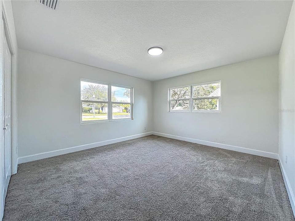 For Sale: $385,000 (4 beds, 2 baths, 1320 Square Feet)