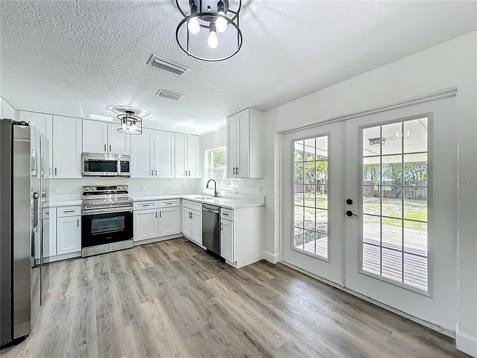 For Sale: $385,000 (4 beds, 2 baths, 1320 Square Feet)