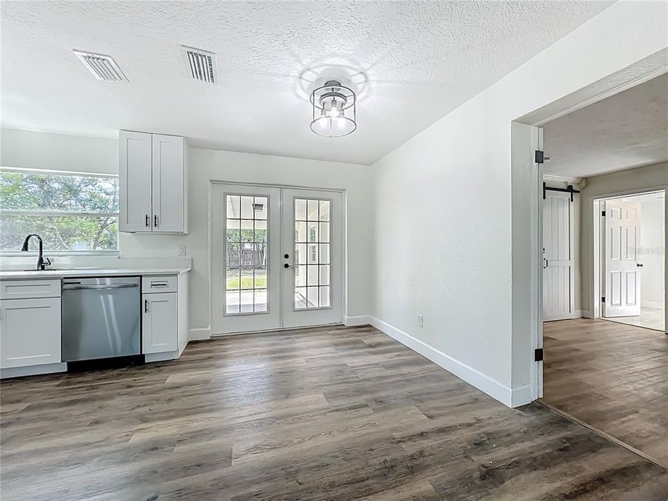 For Sale: $385,000 (4 beds, 2 baths, 1320 Square Feet)