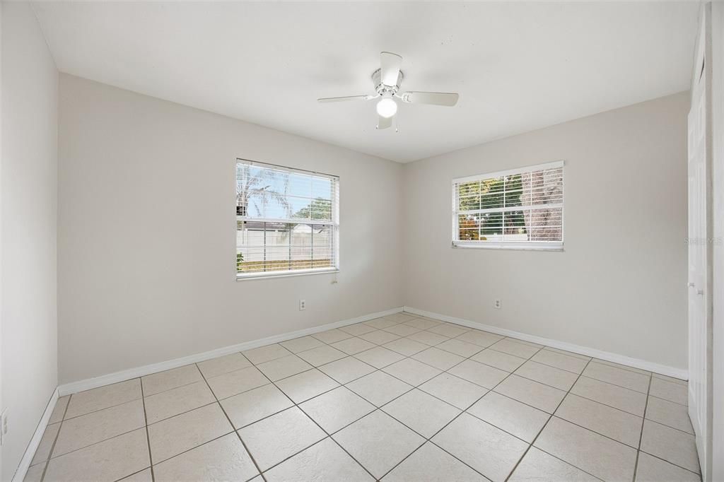 Под контрактом: $374,900 (3 спален, 2 ванн, 1550 Квадратных фут)