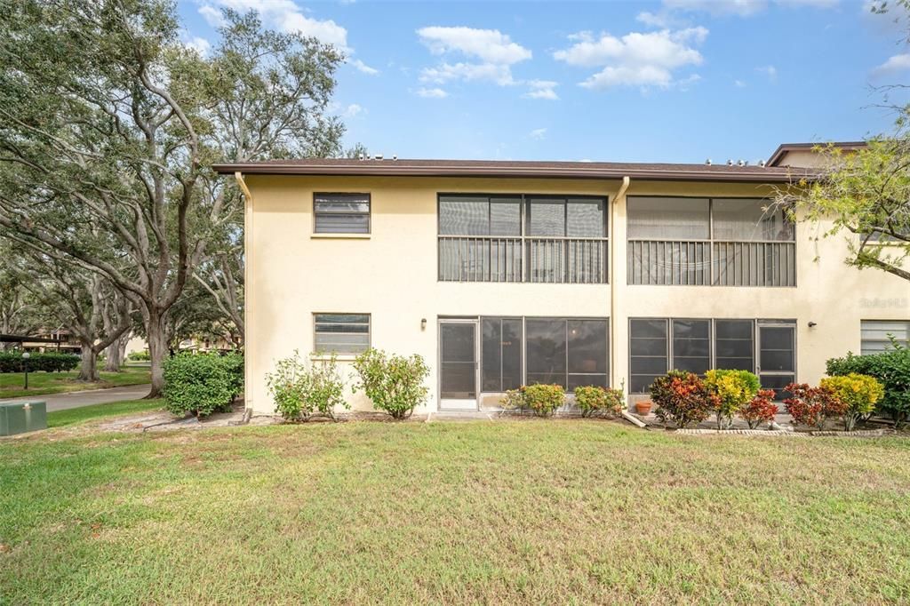 For Sale: $178,000 (2 beds, 2 baths, 1100 Square Feet)