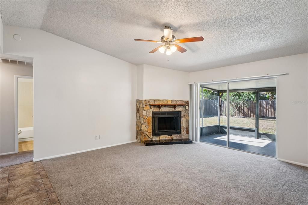 待售: $259,900 (3 贝兹, 2 浴室, 1263 平方英尺)