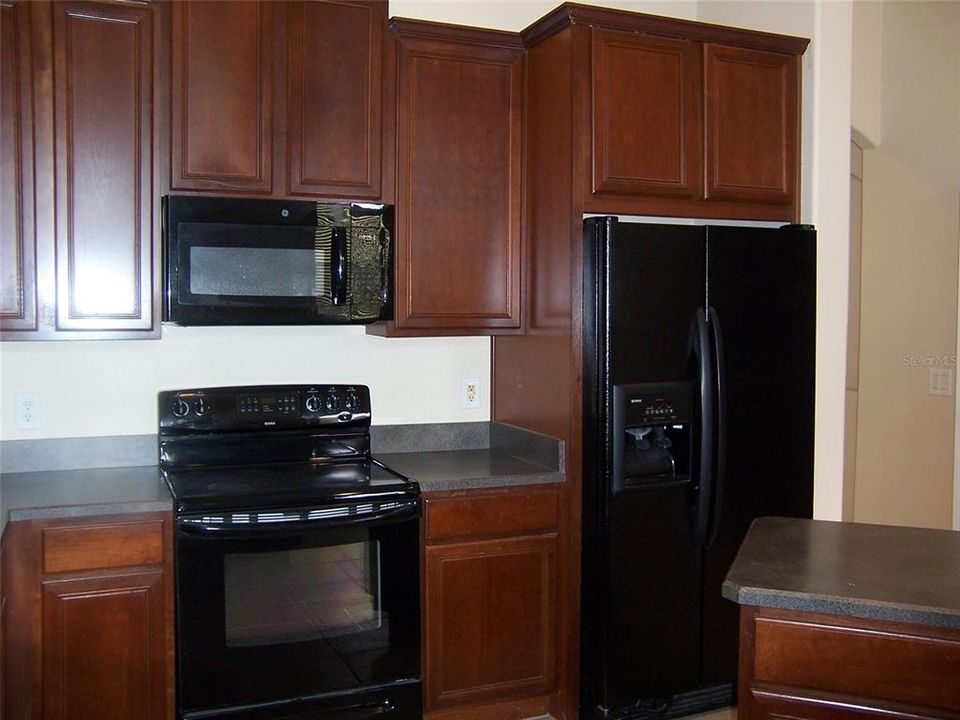 出租: $2,600 (4 贝兹, 3 浴室, 2798 平方英尺)