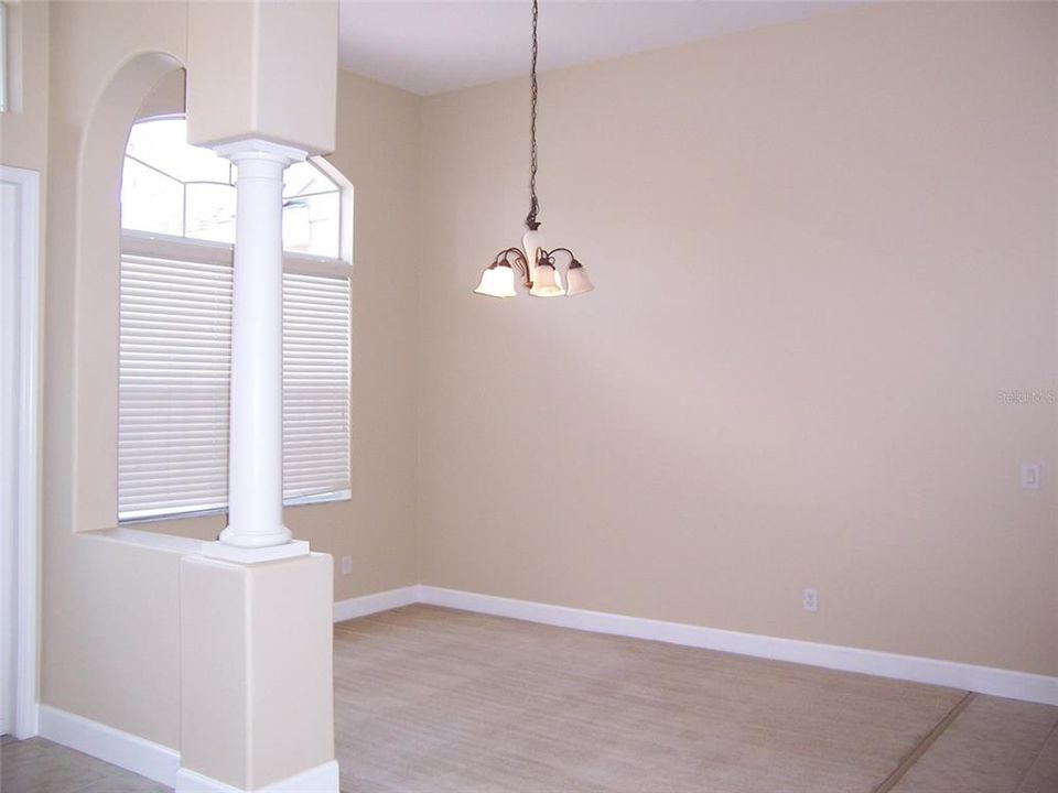 出租: $2,600 (4 贝兹, 3 浴室, 2798 平方英尺)