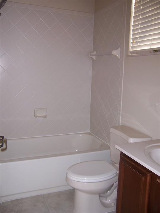 出租: $2,600 (4 贝兹, 3 浴室, 2798 平方英尺)