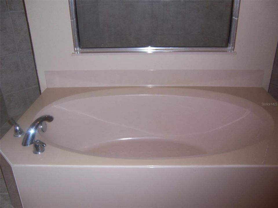 出租: $2,600 (4 贝兹, 3 浴室, 2798 平方英尺)