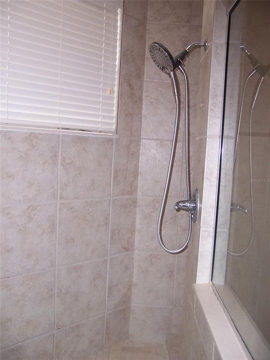 出租: $2,600 (4 贝兹, 3 浴室, 2798 平方英尺)