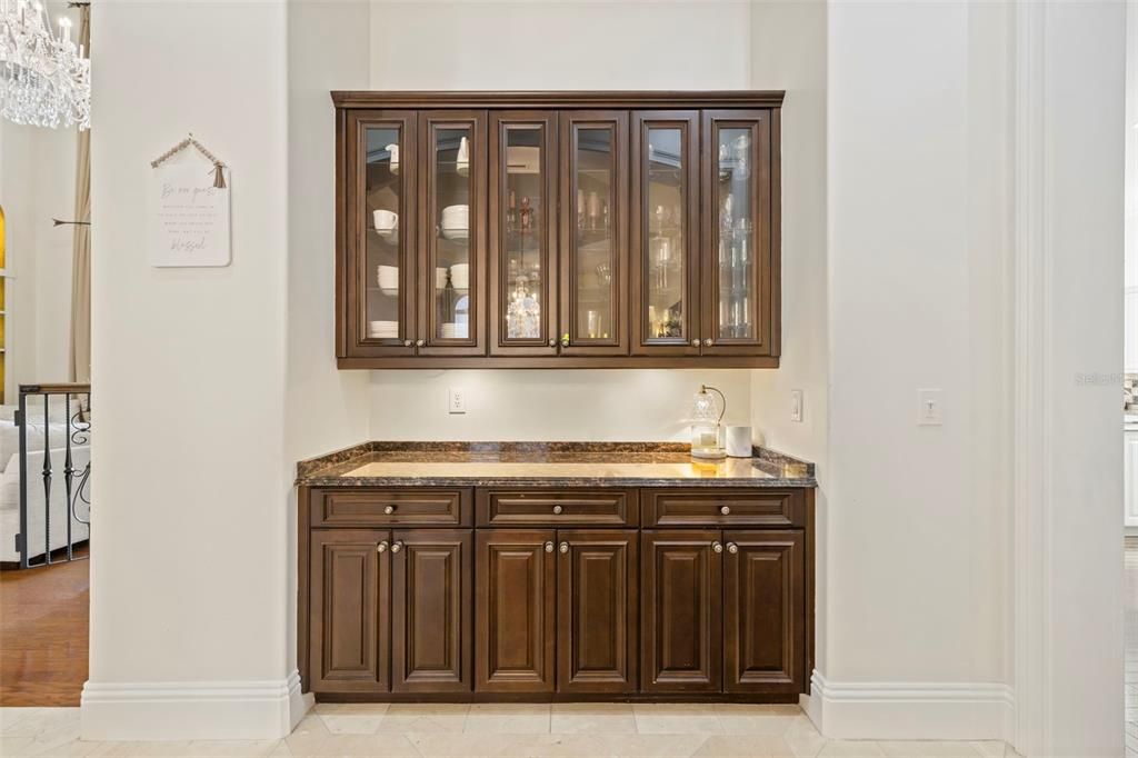 For Sale: $2,995,000 (5 beds, 5 baths, 7969 Square Feet)