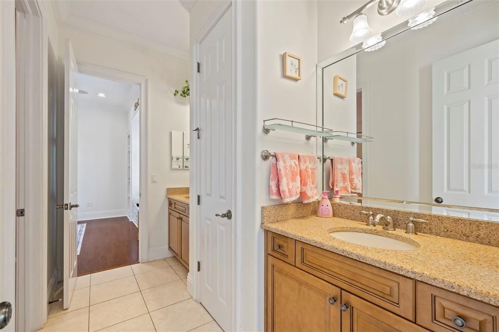 For Sale: $2,995,000 (5 beds, 5 baths, 7969 Square Feet)