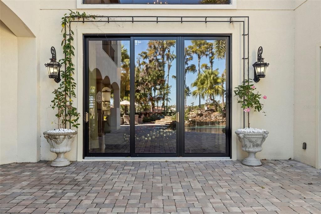 For Sale: $2,995,000 (5 beds, 5 baths, 7969 Square Feet)