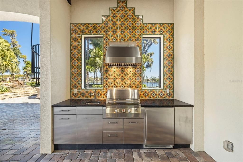 For Sale: $2,995,000 (5 beds, 5 baths, 7969 Square Feet)