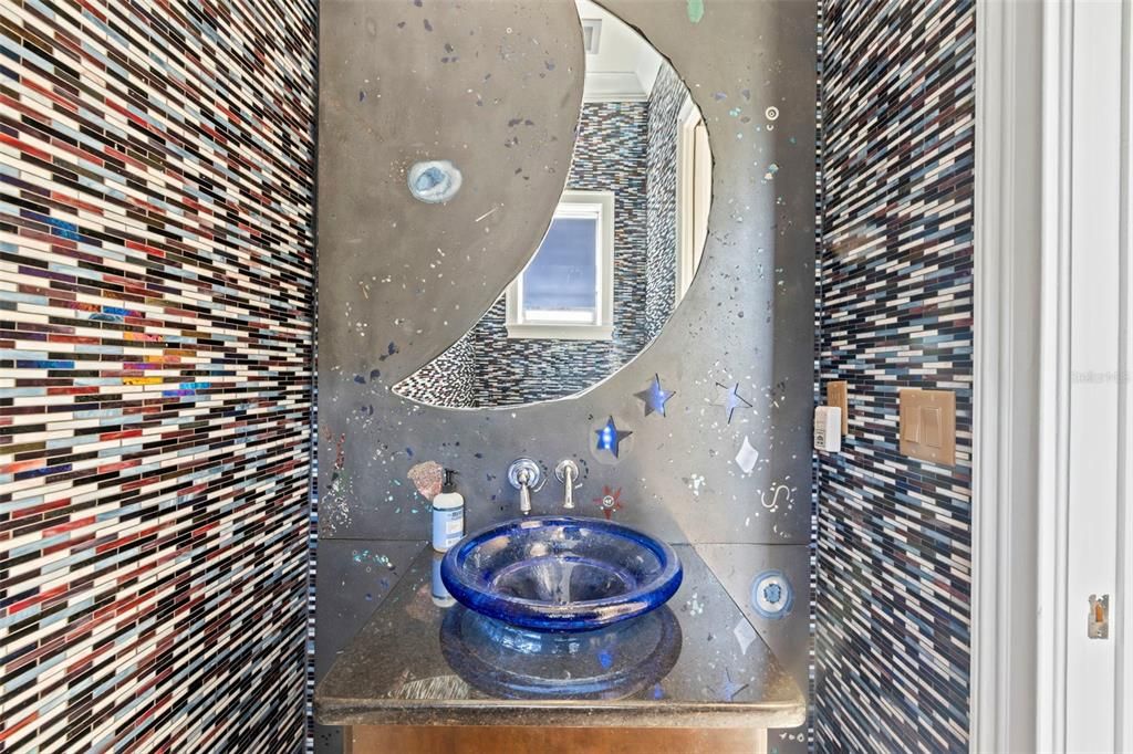 For Sale: $2,995,000 (5 beds, 5 baths, 7969 Square Feet)