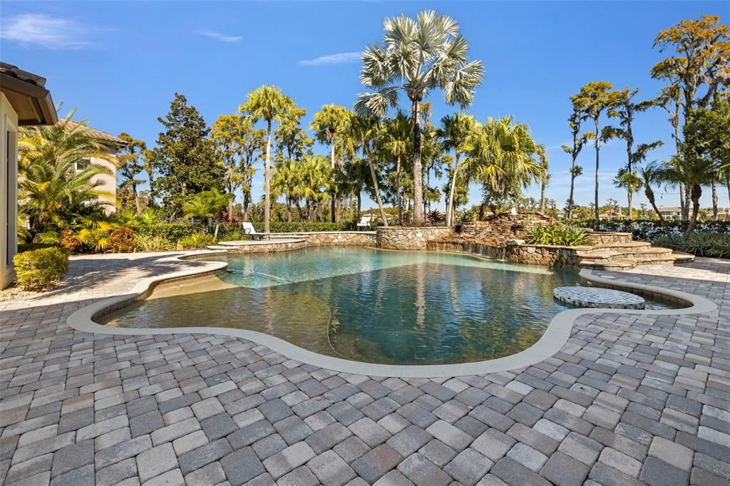 For Sale: $2,995,000 (5 beds, 5 baths, 7969 Square Feet)