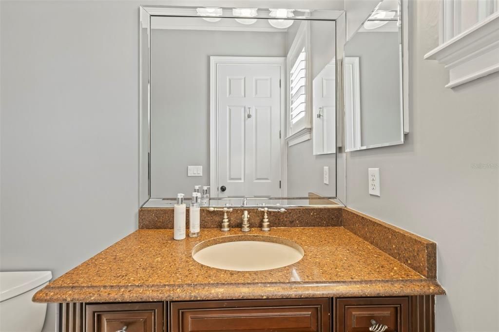 For Sale: $2,995,000 (5 beds, 5 baths, 7969 Square Feet)