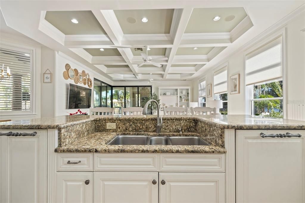 For Sale: $2,995,000 (5 beds, 5 baths, 7969 Square Feet)